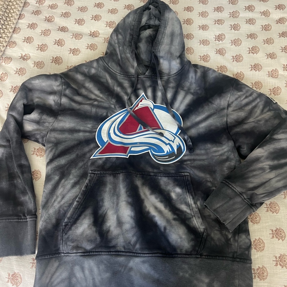 Calhoun Surf & Skate- Colorado Avalanche NHL Tie-Dye Sweatshirt - M